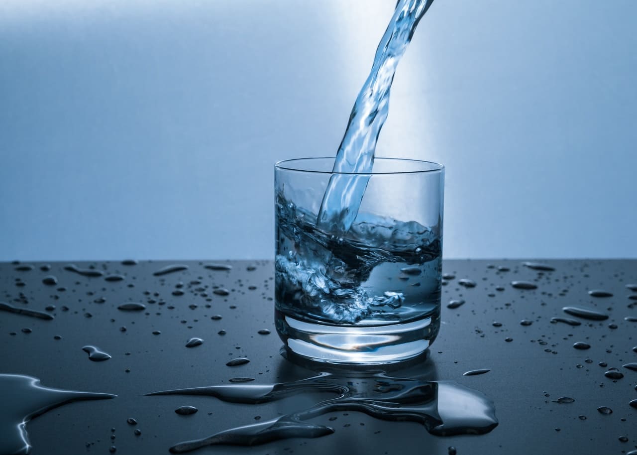 How Many Ounces Of Water Should You Drink Daily
